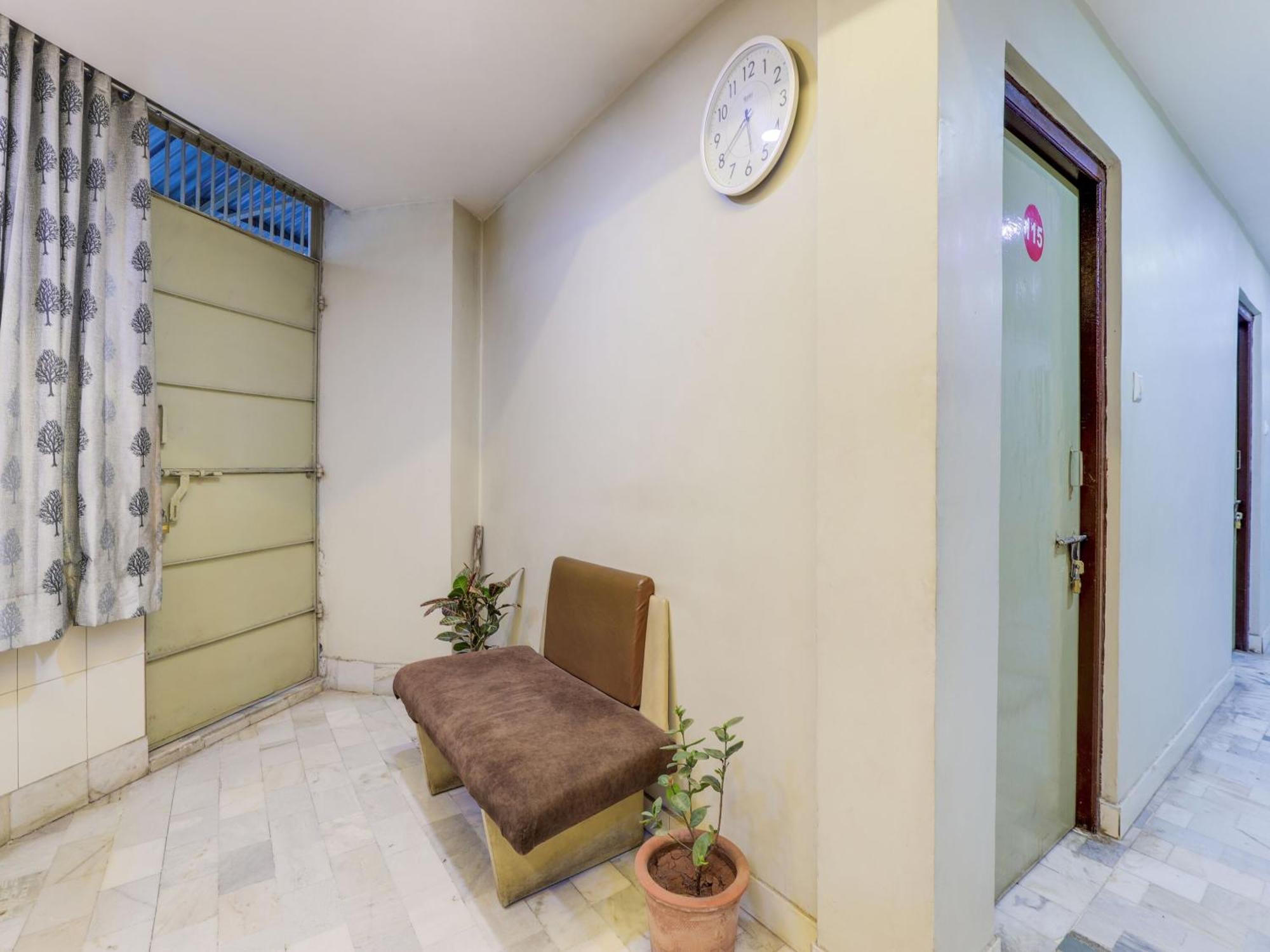 Hotel O Asopalav Naroda 外观 照片